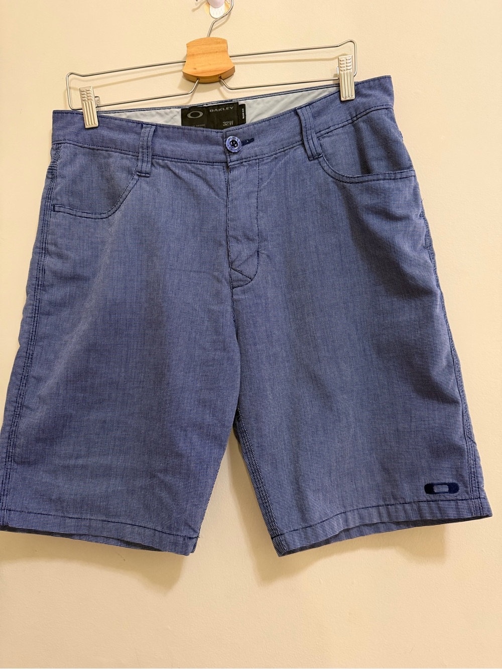Oakley Men’s Navy Blue Flat Front Shorts